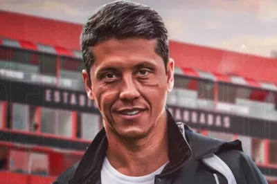 Vitória anuncia contratação do treinador Thiago Carpini