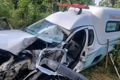 Motorista de ambulância morre após acidente em zona rural na Bahia