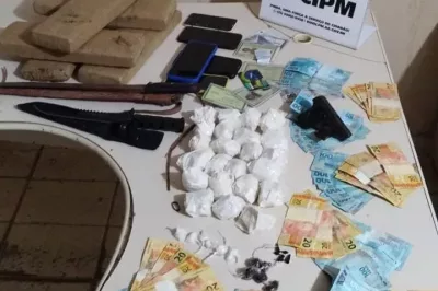 Trio é preso em Olindina com pistola, drogas e R$ 7 mil