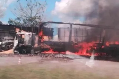 Carreta pega fogo em posto de combustíveis no interior da Bahia