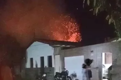 Casa pega fogo em Brumado após celular explodir enquanto era carregado