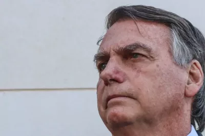 Bolsonaro é levado a SP para tratar erisipela e obstrução intestinal