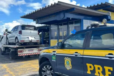 Alagoinhas: PRF recupera na BR 101 carro roubado em Lauro de Freitas