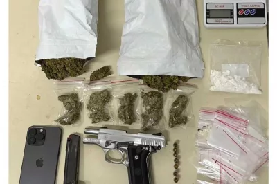 Em Alagoinhas, policiais do Quarto Batalhão apreendem arma de fogo e drogas