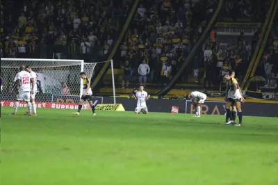 Bahia empata com Criciúma e segue na briga pela liderança