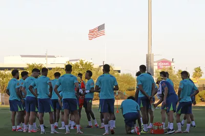 Brasil enfrenta Paraguai em busca da primeira vitória na Copa América