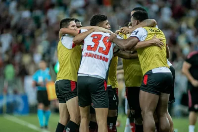 Para manter bom momento, Vitória enfrenta Athletico-PR no Barradão