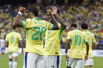 Vinicius Júnior brilha e Brasil derrota Paraguai na Copa América