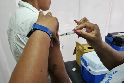 Bahia recebe mais uma remessa de vacina XBB, novo imunizante contra Covid-19