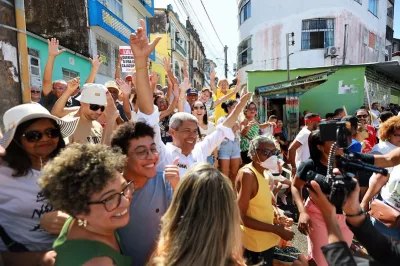 Dois de Julho: governador participa do desfile que celebra história de luta e resistência do povo baiano