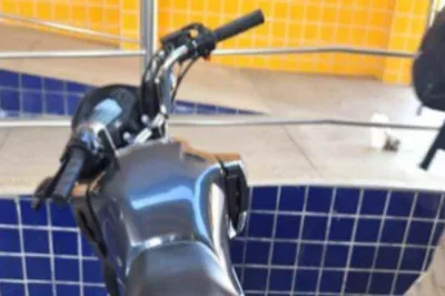 PRF recupera motocicleta adulterada transportada em bagageiro de ônibus em Vitória da Conquista