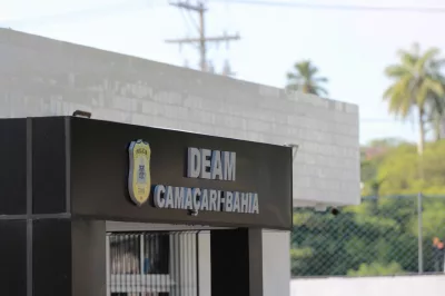 Camaçari: Mulher é presa por suspeita de maus-tratos após abandonar a mãe em rua
