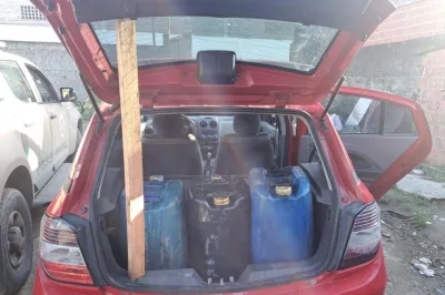 Carro com 400 litros de combustível roubado é apreendido no interior da Bahia
