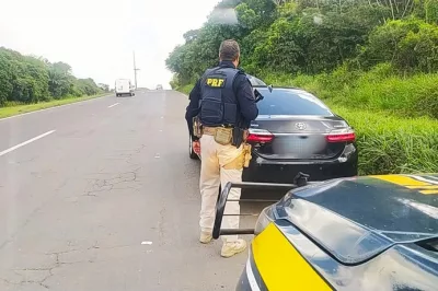 Homem compra carro roubado em feirão de Salvador e é detido pela PRF na BR 324