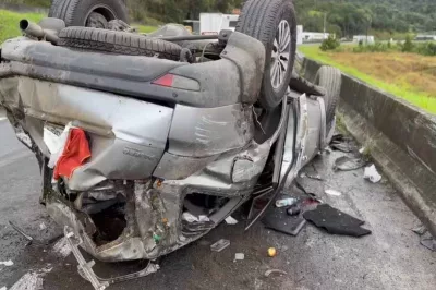 Ex-técnico da seleção brasileira, Dunga sofre acidente de carro com a esposa