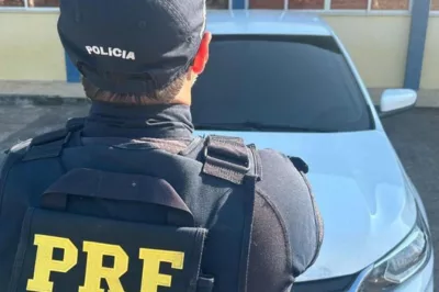 PRF recupera veículo roubado em abordagem na BR 242