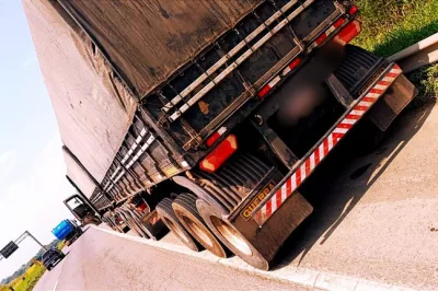 Bitrem de 9 eixos é flagrado pela PRF com mais de 13 toneladas em excesso