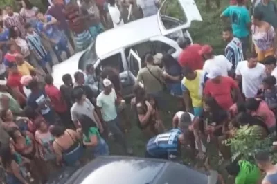 Carro cai de ponte no interior baiano e deixa cinco pessoas feridas