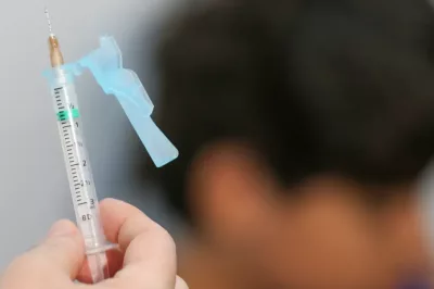 Apenas 28% dos adolescentes na Bahia receberam a segunda dose da vacina contra a dengue