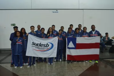 Novo grupo de atletas baianos embarca para Jogos Escolares Brasileiros, em Recife