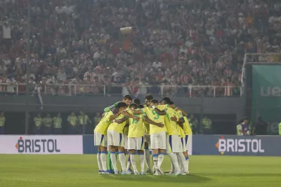 Brasil decepciona e perde para o Paraguai nas Eliminatórias