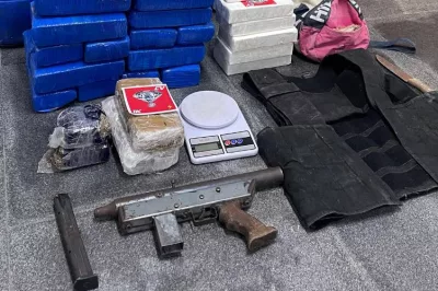 PM apreende submetralhadora e grande quantidade de drogas em Feira de Santana