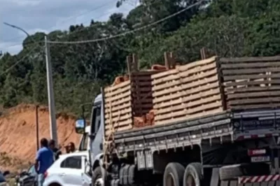 Uma pessoa morre e outra fica ferida em acidente envolvendo um caminhão e um carro em Cardeal da Silva