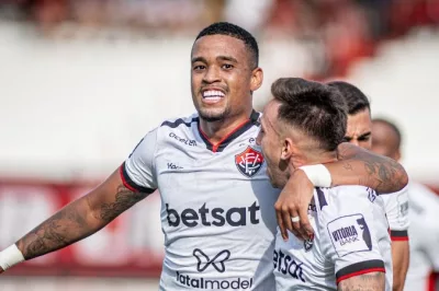 Fora de casa, Vitória bate o Atlético-GO por 2 a 0