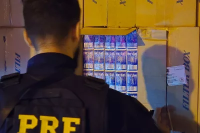 PRF apreende caminhão carregado com cigarros contrabandeados na BR-116, em Milagres