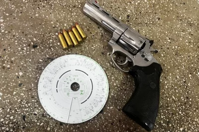 Motorista é preso por porte ilegal de arma após ultrapassagem perigosa na BR-101