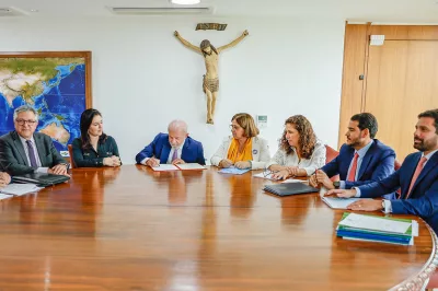 Lula sanciona lei que endurece pena para feminicídio e estabelece novos agravantes