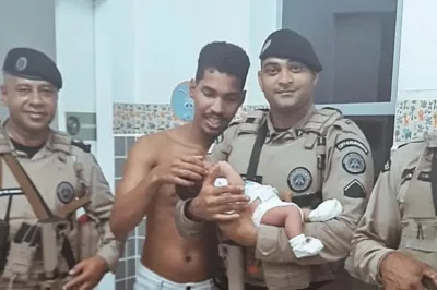 Policiais militares salvam recém-nascido engasgado com leite materno em Camaçari