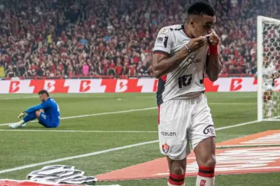 Vitória rompe tabu e conquista virada histórica contra o Athletico-PR