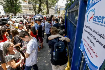 Mais de 4,3 milhões de candidatos participam hoje do Enem 2024