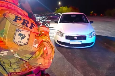 PRF prende dois homens por porte ilegal de arma durante fiscalização na BR-101, em Alagoinhas