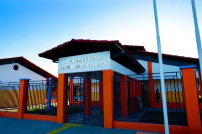 Com Rui Costa, Jerônimo entrega escola, unidades habitacionais e mercado municipal em Nova Itarana