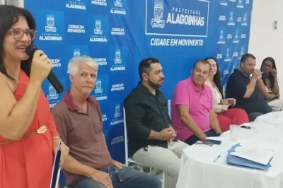 Moradores do Parque Florestal recebem títulos de regularização de seus imóveis