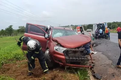 Homem morre e casal fica ferido em acidente no oeste da Bahia