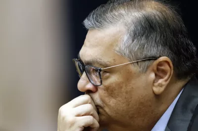 Dino dá 30 dias para governo ter regras para emendas em universidades