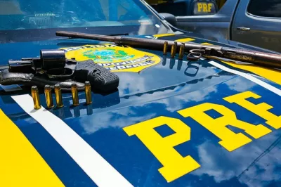 PRF apreende armas e munições na BR 324 em Simões Filho