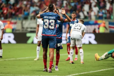 Bahia supera tabu de 24 anos e derrota Ceará em jogo emocionante