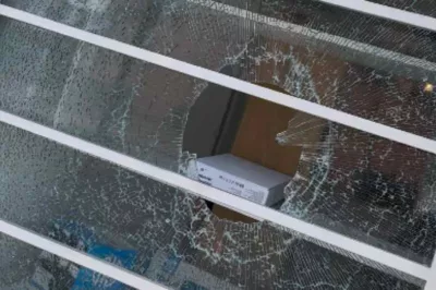 Alagoinhas: Loja de celulares é alvo de tentativa de furto na madrugada deste sábado (15)