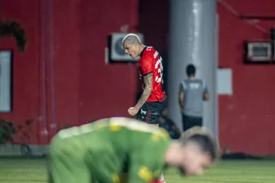 Vitória vence Sport e garante vaga nas quartas da Copa do Nordeste