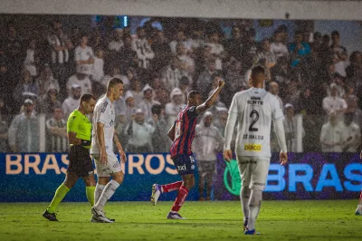 Santos e Bahia empatam em jogo equilibrado na Vila Belmiro
