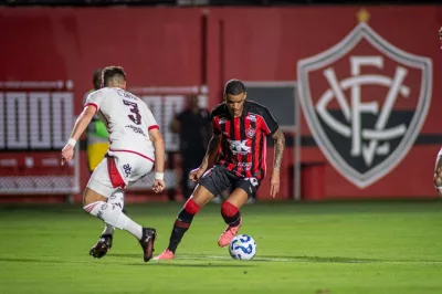Vitória amarga mais uma derrota e segue sem pontos no Brasileirão