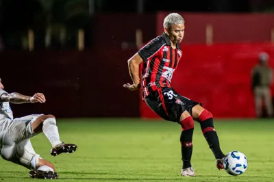 Vitória e Grêmio empatam em 1 a 1 no Barradão pelo Brasileirão