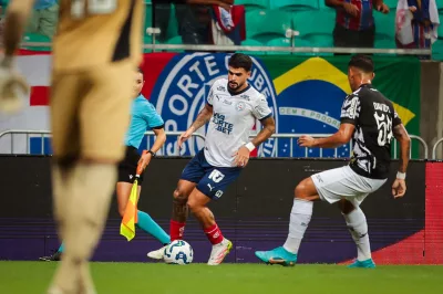 Bahia vence Botafogo e cola no G4 do Brasileirão 2025