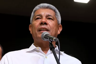 Jerônimo diz que prioridade é expandir VLT até Alagoinhas