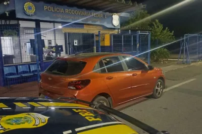 PRF recupera carro com ocorrência de furto na BR-116