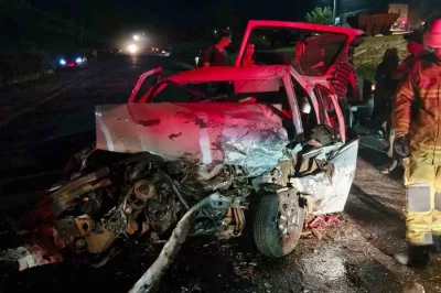 Cristópolis: Bombeiros recuperam corpo preso em ferragens após acidente na BR-242